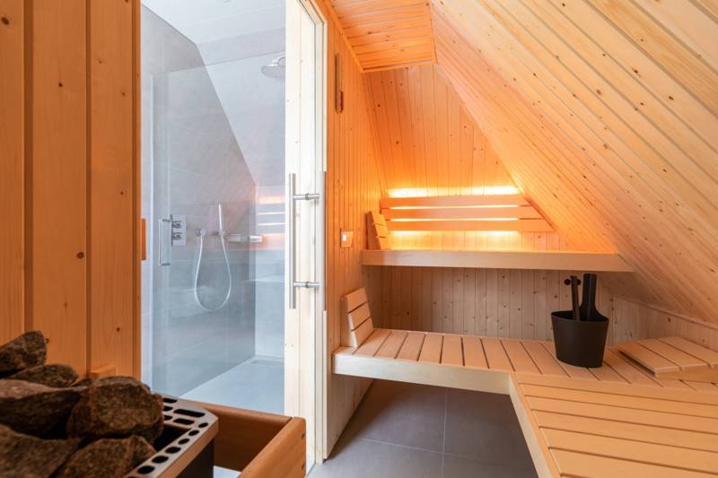 Entspannen Sie sich in einem luxuriösen Ferienhaus mit Sauna auf Ameland